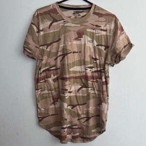 Hollister Men's Tan Camouflage Tee